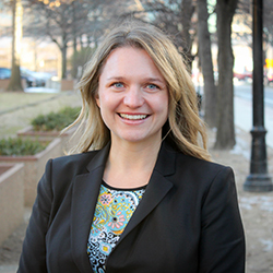 Katie Lamoreaux headshot